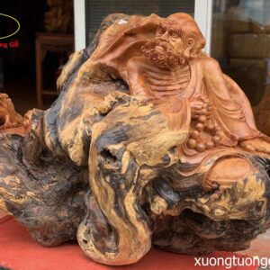 Tượng Đạt Ma Ngồi Cạnh Nghê Gỗ Sụn Đinh Hương