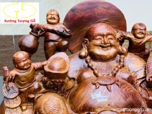 Di Lặc ngũ tiểu ngồi đống tiền gỗ cẩm.