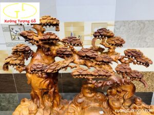 Di Lặc ngũ tiểu ngồi tùng gỗ hương ta.