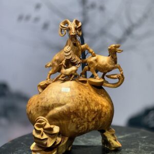 Tượng Dê Đứng Bao Nu Hương