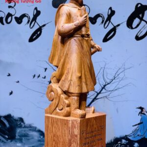Tượng Trần Quốc Tuấn Gỗ Hương