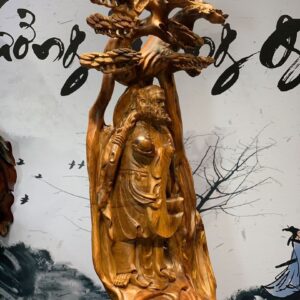 Tượng Đạt Ma Đứng Cây Tùng