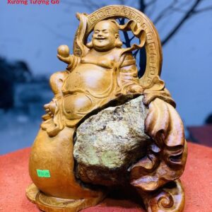 Di Lặc Ôm Đá Hương Ta