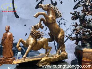 Tượng Song Mã Gỗ Xá Xị