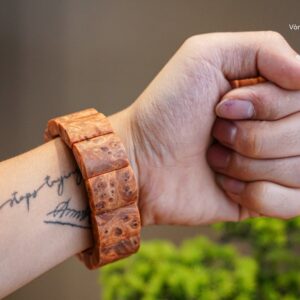 Vòng Tay Gỗ Nu Huyết Long Bản Dẹt