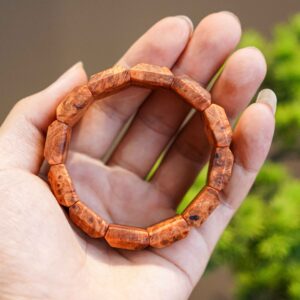 Vòng Tay Gỗ Nu Huyết Long Bản Vuông