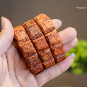 ( Bản Cao Cấp ) - Vòng Tay Gỗ Nu Huyết Long Bản Vuông
