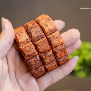 ( Bản Cao Cấp ) - Vòng Tay Gỗ Nu Huyết Long Bản Vuông