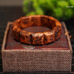 Vòng Tay Gỗ Nu Ngọc Am Nổi Bản Vuông