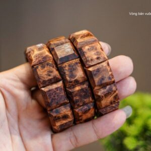 Vòng Tay Gỗ Nu Ngọc Am Chìm Bản Vuông