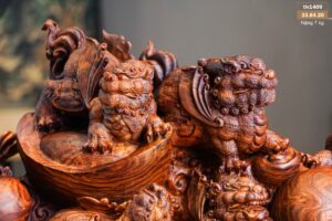 Tượng Cửu Nghê Gỗ Sưa