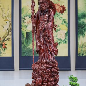 Đạt ma đứng chống gậy gỗ tử đàn đỏ