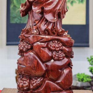 Đạt ma đứng chống gậy gỗ tử đàn đỏ
