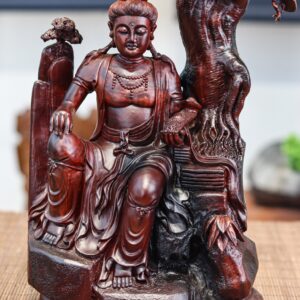 Quan âm tự tại ngồi tùng trắc