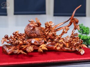 Chim trĩ hoa phù dung gỗ sưa