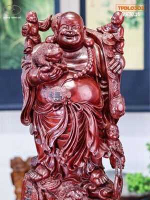 Di lạc đứng tay cầm thiền thừ gỗ tử đàn