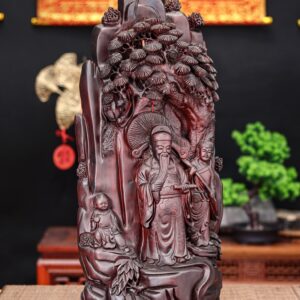 Thần tài đứng gốc cây tùng