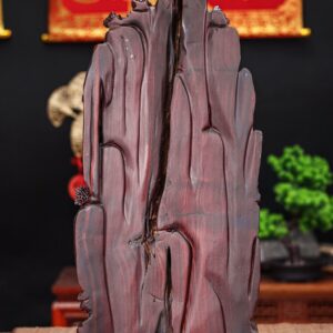 Thần tài đứng gốc cây tùng