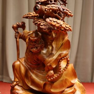 Tượng Đạt Ma Múa Võ Đứng Dưới Gốc Tùng Gỗ Hương
