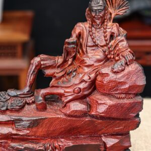 Tế công ngồi gỗ trắc