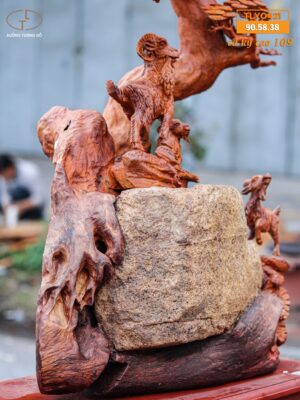Tam Dương Khai Thái Ôm Đá Gỗ Hương