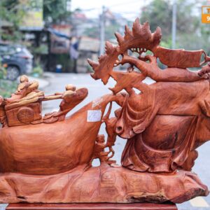 Di Lặc kéo bao gỗ hương