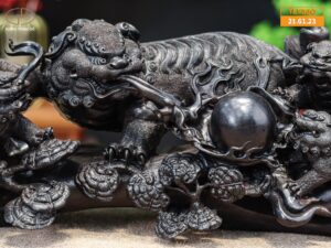 Ngũ lân gỗ tử đàn tím