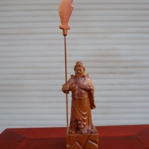 Tượng Quan Công Để Ô Tô Gỗ Bách Xanh