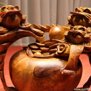Tượng Lam Cóc Gỗ Hương