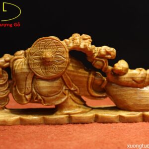 Tượng Di Lặc Kéo Bao Tiền Gỗ Huyết Long Để Ô Tô