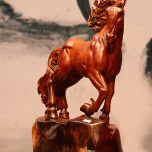 Tượng Độc Mã Gỗ Hương