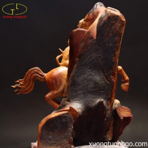 Tượng Khỉ Cưỡi Ngựa Gỗ Hương