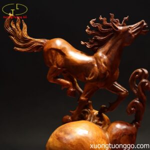 Tượng Độc Mã Đứng Hồ Lô Gỗ Hương