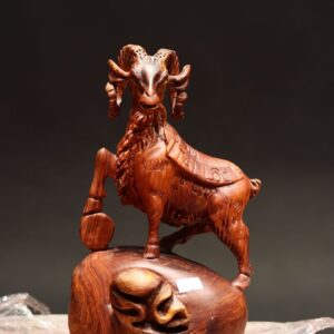Tượng Dê Đứng Bao Tiền Gỗ Cẩm
