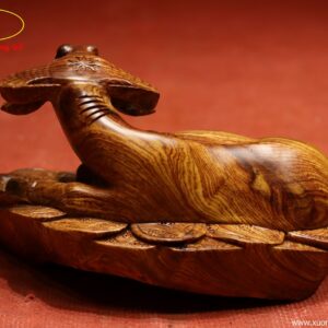 Tượng Trâu Nằm Đống Tiền Gỗ Cẩm