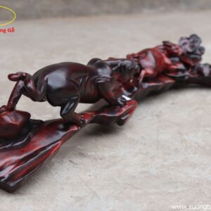 Tượng Báo Săn Mồi Gỗ Trắc