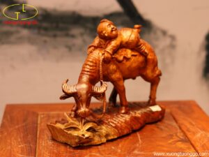 Tượng Tiểu Đồng Cưỡi Trâu Gỗ Nu Hương