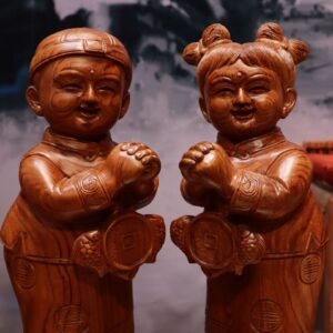 Tiểu Đồng Chúc Phúc Gỗ Hương