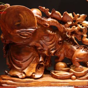 Tượng Di Lặc Vác Đào Ngồi Cạnh Nghê Gỗ Hương