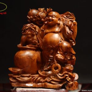 Tượng Phật Di Lặc Vác Đào Đứng Cạnh Nghê Gỗ Hương