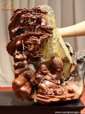 Tượng Phật Di Lặc Cây Tùng Ôm Đá