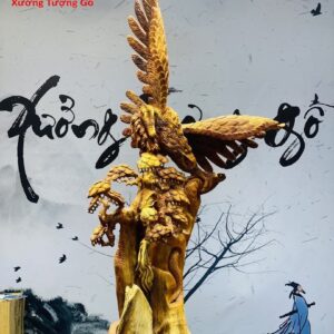 Đại Bàng Săn Mồi Đứng Cây Tùng Gỗ Hương