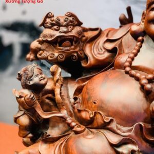 Di Lặc ngũ tiểu ngồi cây tùng hai nghê trắc đỏ đen.