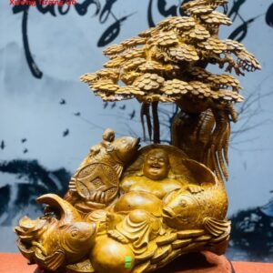Di Lặc cá chép ngồi cây tùng hương ta.
