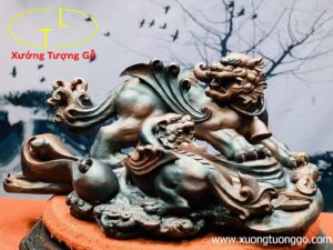 Tỳ Hưu mẫu tử trắc đỏ đen.