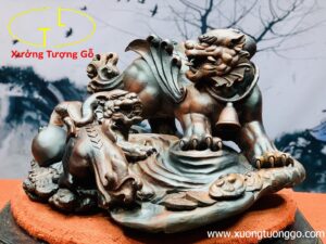 Tỳ Hưu mẫu tử trắc đỏ đen.