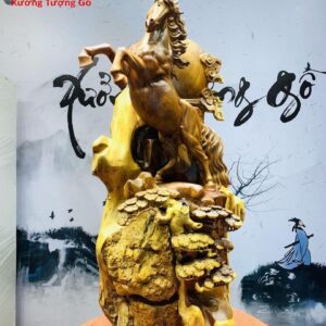 Nhất mã phi thiên gỗ hương ta.