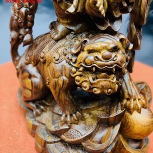 Di Lặc tam tiểu gánh hoa sen gỗ cẩm lai.