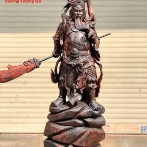 Quan Công xách đao.