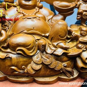Di lặc ngũ phúc ngồi chum gỗ hương.